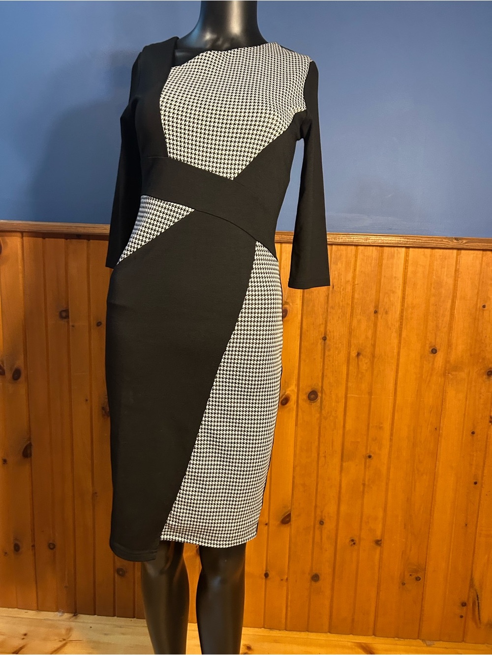 NWOT Classic Black & White Houndstooth Colour Block 3/4 sleeve Sheath Dress
